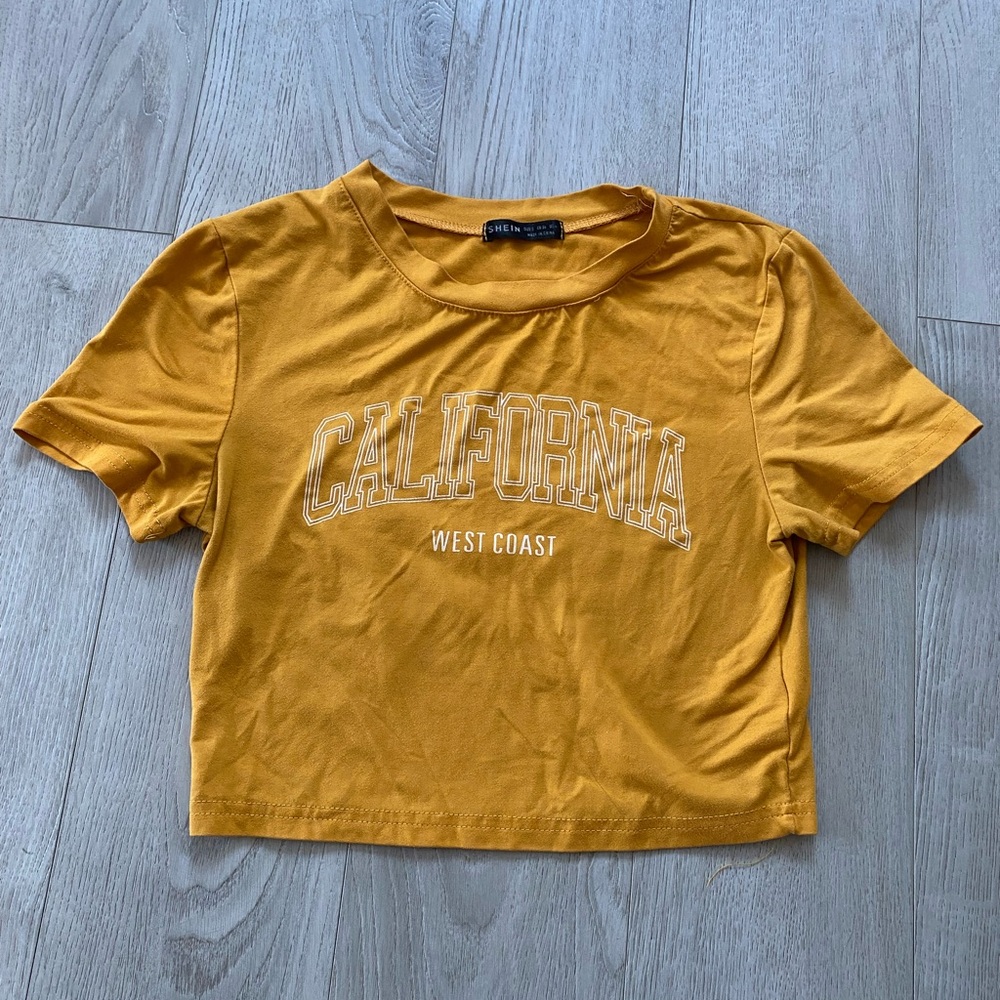 SHEIN Gold Graphic Crop Tee Short Sleeve